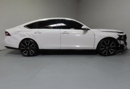 2024 Honda Accord Hybrid Touring - Image 9
