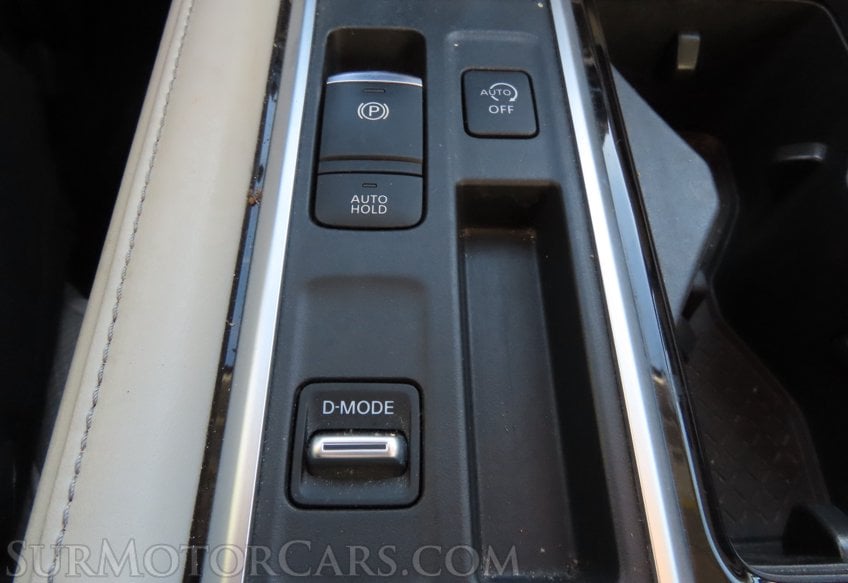 2023 Nissan Pathfinder SL - Image 13