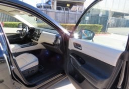 2023 Nissan Pathfinder SL - Image 40