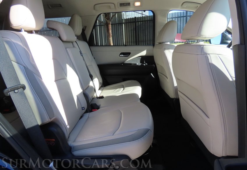 2023 Nissan Pathfinder SL - Image 46