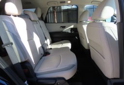 2023 Nissan Pathfinder SL - Image 46