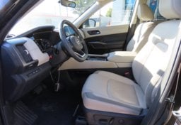 2023 Nissan Pathfinder SL - Image 26