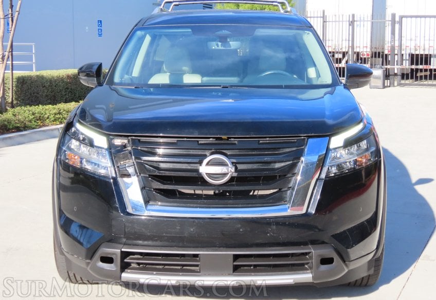 2023 Nissan Pathfinder SL - Image 12