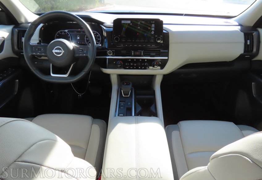 2023 Nissan Pathfinder SL - Image 32