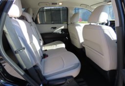 2023 Nissan Pathfinder SL - Image 44