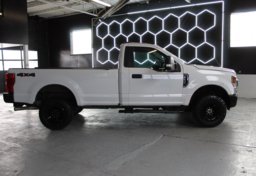 2020 Ford F-250 Super Duty 4x4 XL - Image 9