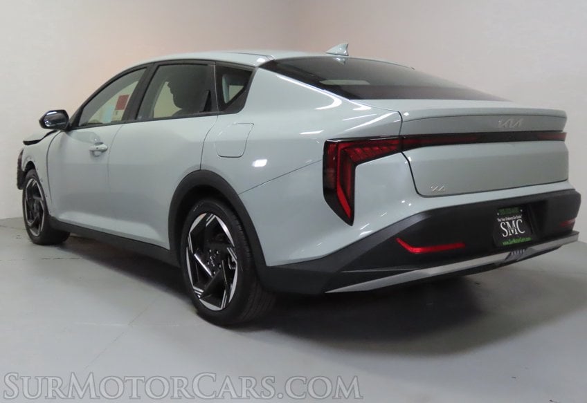 2025 Kia K4 EX - Image 8