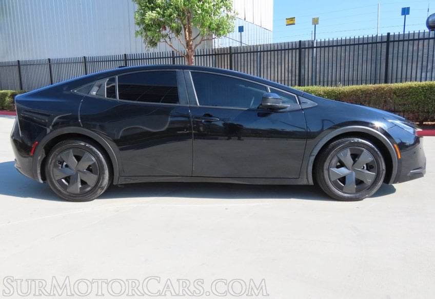 2024 Toyota Prius LE - Image 6