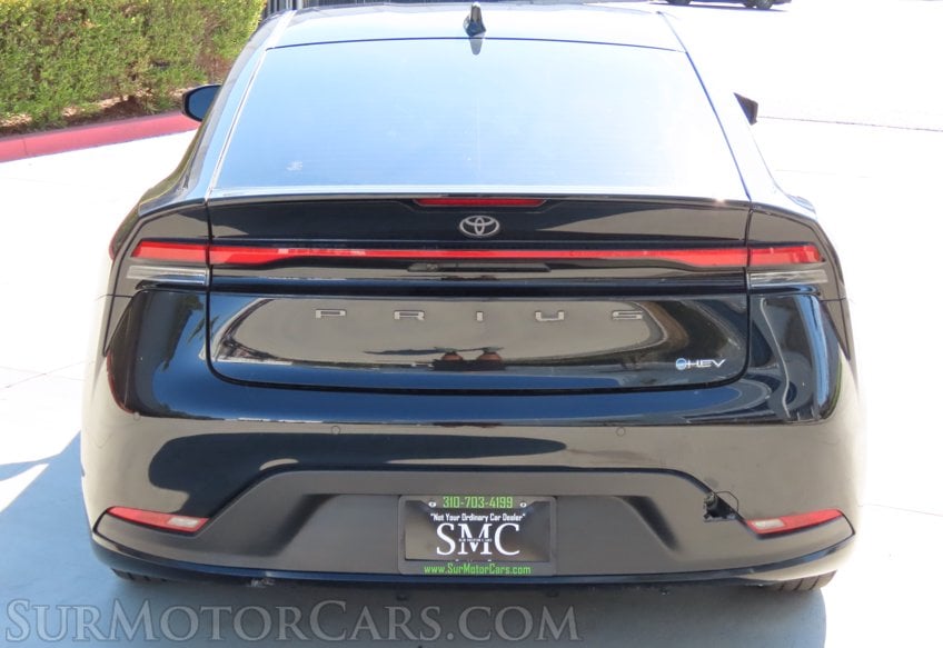 2024 Toyota Prius LE - Image 12