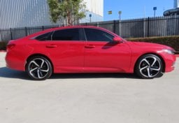 2019 Honda Accord Sport 2.0T - Image 5