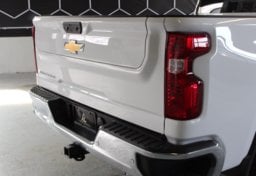 2025 Chevrolet Silverado 3500HD 4x4 - Image 15