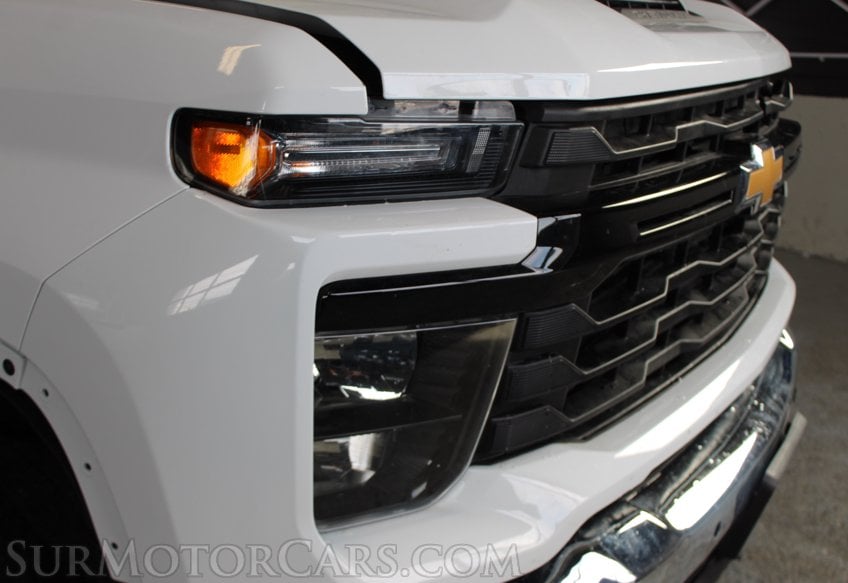 2025 Chevrolet Silverado 3500HD 4x4 - Image 19