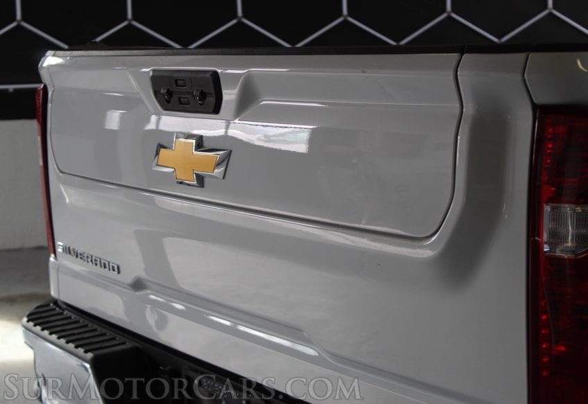 2025 Chevrolet Silverado 3500HD 4x4 - Image 20