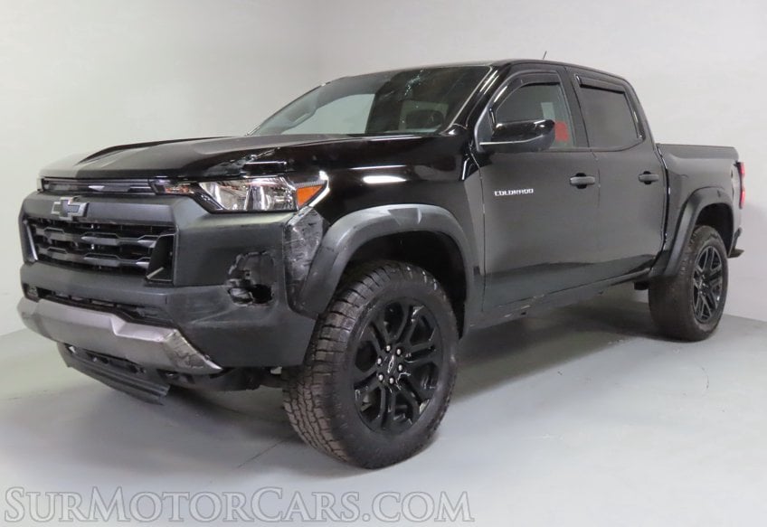 2024 Chevrolet Colorado Trail Boss - Image 3