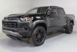 2024 Chevrolet Colorado Trail Boss - Image 3