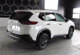 2023 Nissan Rogue s - Image 5