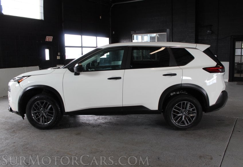 2023 Nissan Rogue s - Image 9