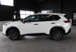 2023 Nissan Rogue s - Image 9