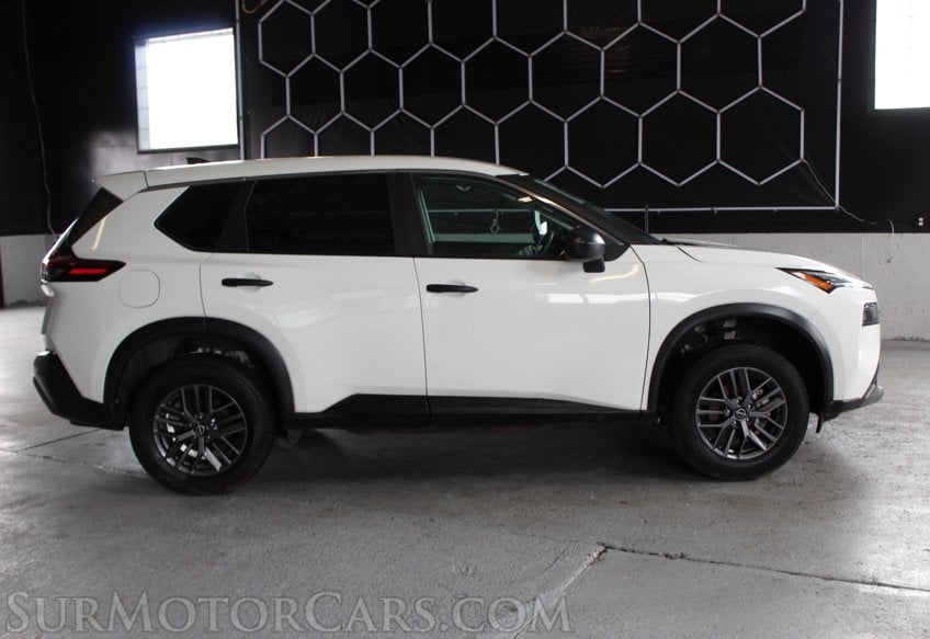 2023 Nissan Rogue s - Image 10