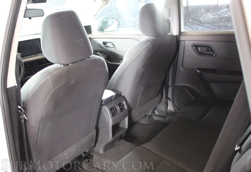 2023 Nissan Rogue s - Image 29