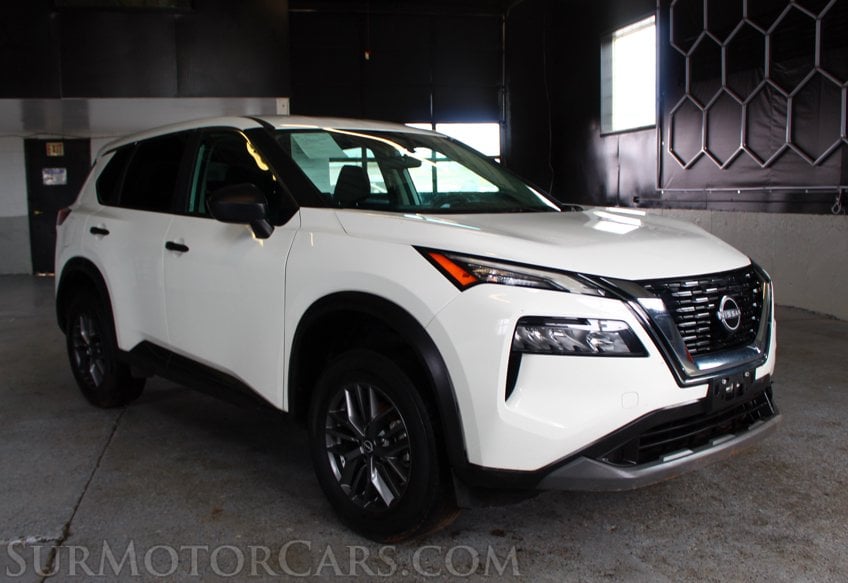 2023 Nissan Rogue s - Image 2