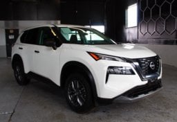 2023 Nissan Rogue s - Image 2