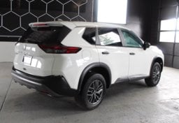 2023 Nissan Rogue s - Image 7