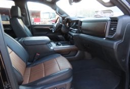 2024 Chevrolet Silverado 2500HD High Country - Image 32
