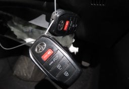 2022 Toyota Tundra SR5 - Image 39