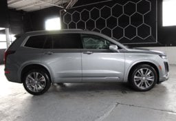 2025 Cadillac XT6 - Image 9