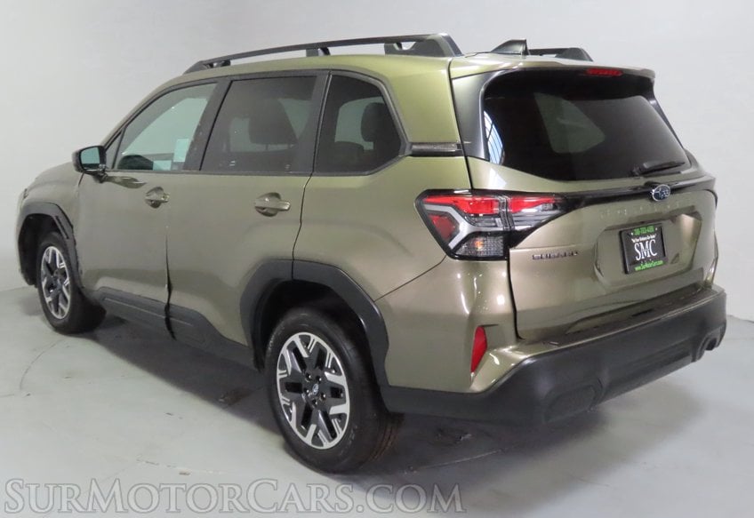 2026 Subaru Forester Premium - Image 9
