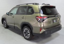2026 Subaru Forester Premium - Image 9