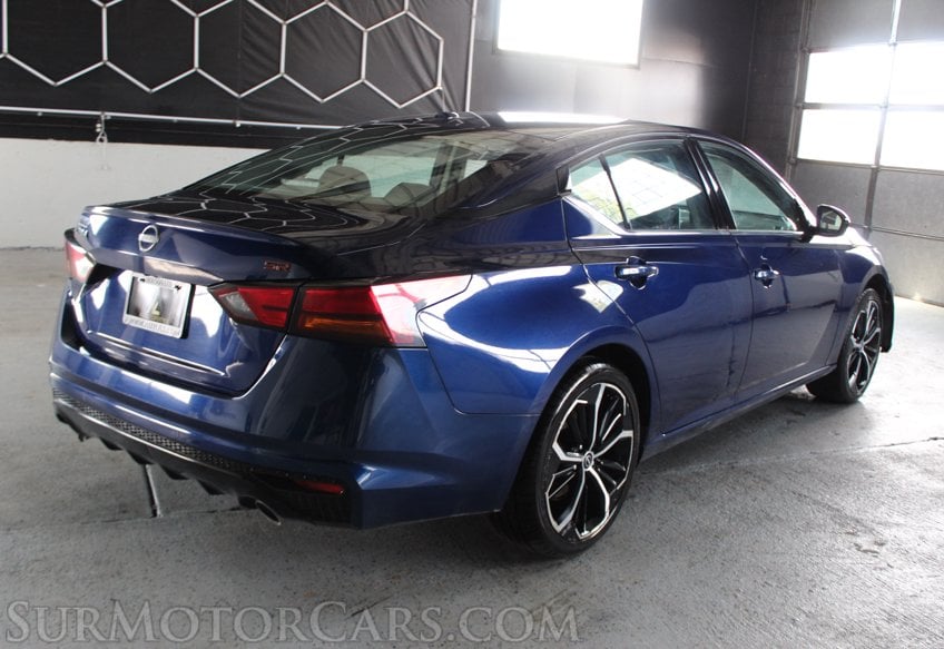 2024 Nissan Altima - Image 7