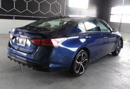 2024 Nissan Altima - Image 7