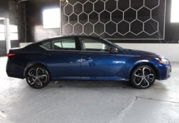 2024 Nissan Altima - Image 9