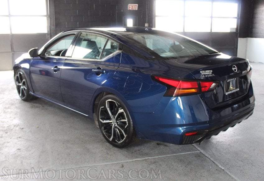 2024 Nissan Altima - Image 8