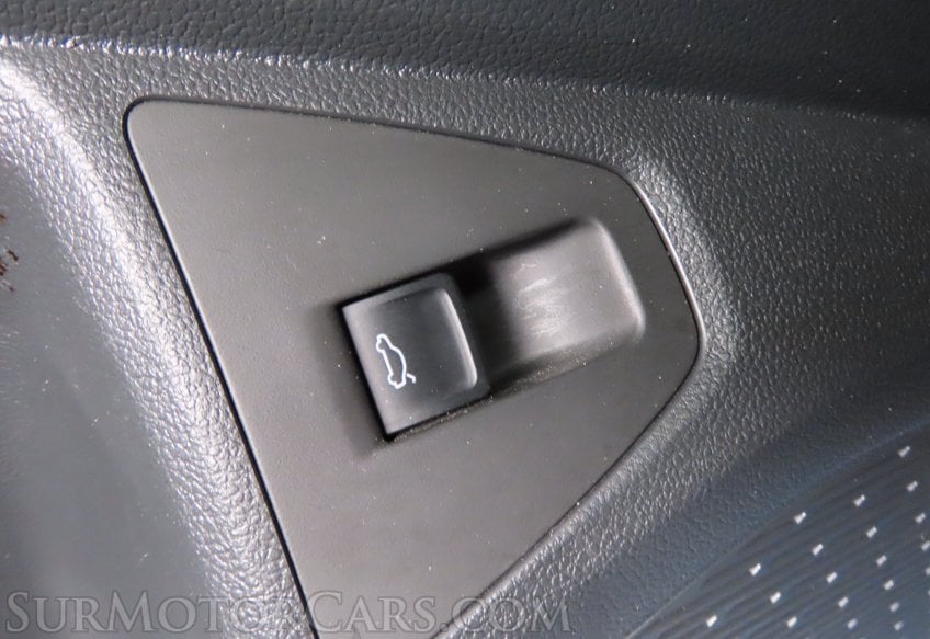 2025 Volkswagen Jetta SE - Image 31