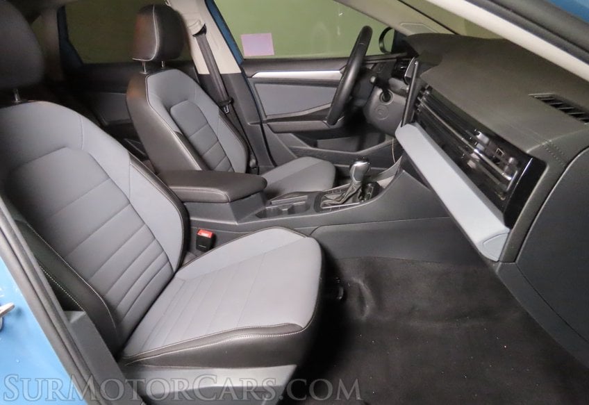 2025 Volkswagen Jetta SE - Image 11