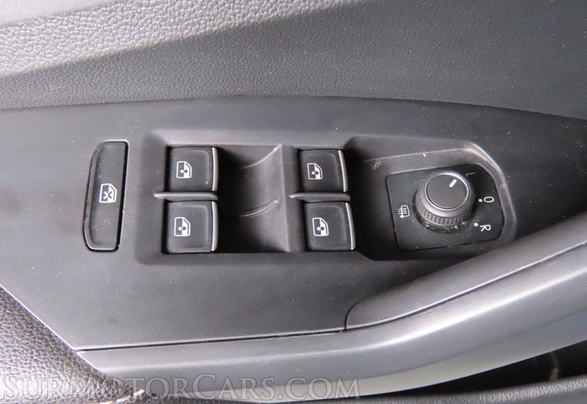 2025 Volkswagen Jetta SE - Image 30