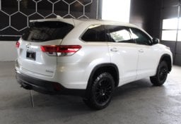 2018 Toyota Highlander AWD XLE - Image 8