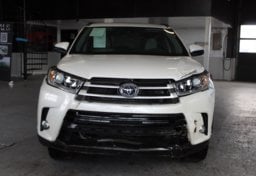 2018 Toyota Highlander AWD XLE - Image 11