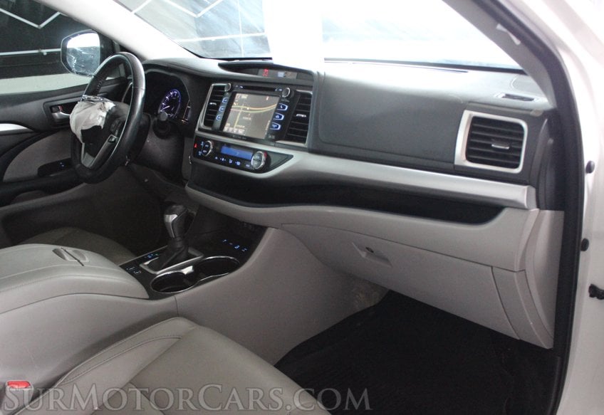 2018 Toyota Highlander AWD XLE - Image 31