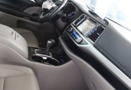 2018 Toyota Highlander AWD XLE - Image 29