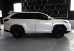 2018 Toyota Highlander AWD XLE - Image 9