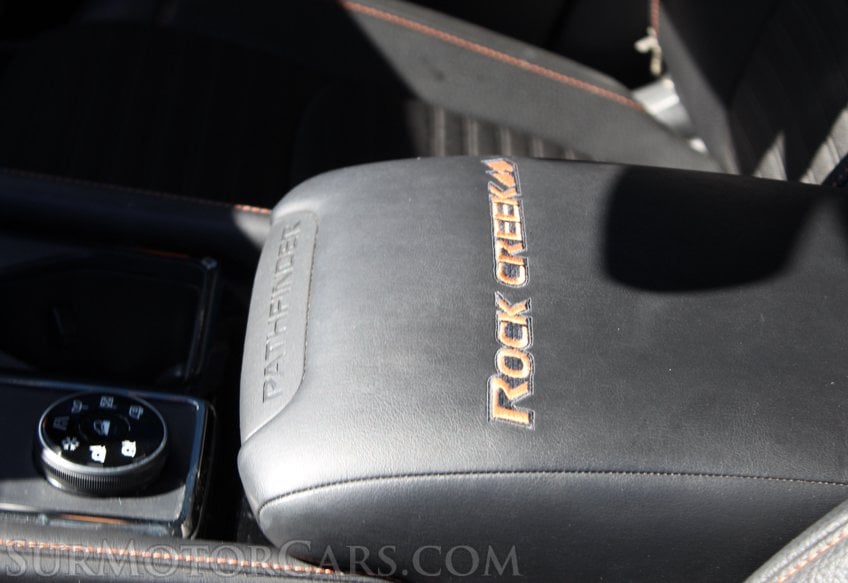 2024 Nissan Pathfinder Rock Creek - Image 38