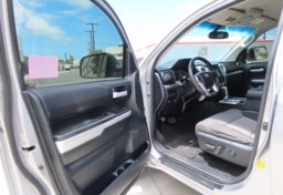 2016 Toyota Tundra SR5 - Image 33