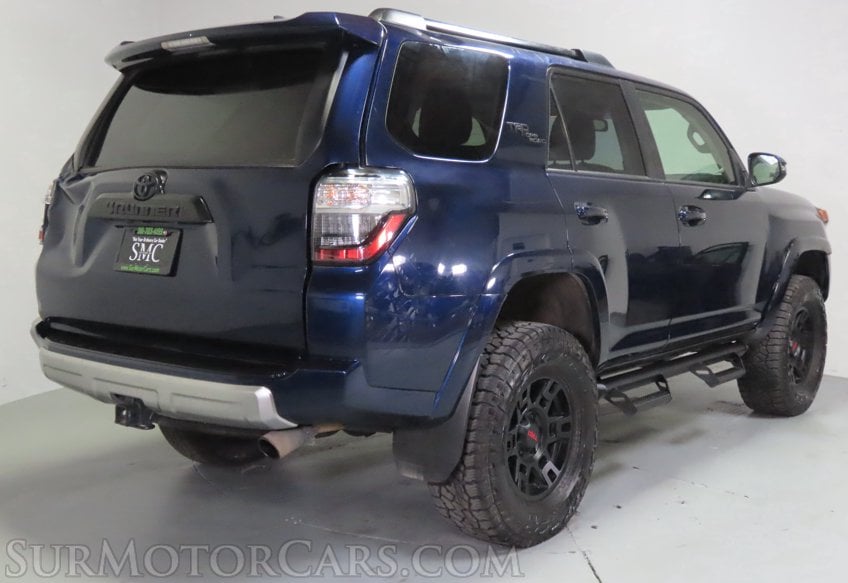 2023 Toyota 4Runner TRD Off-Road Premium - Image 9