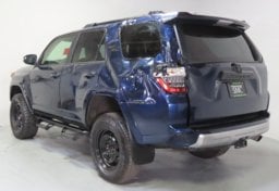 2023 Toyota 4Runner TRD Off-Road Premium - Image 10