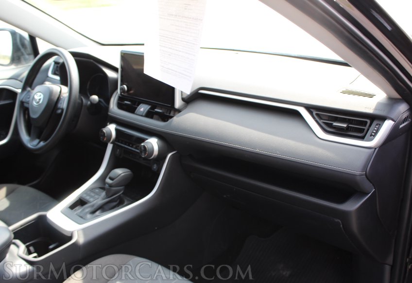 2025 Toyota RAV4 - Image 33
