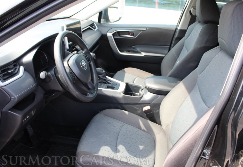 2025 Toyota RAV4 - Image 23
